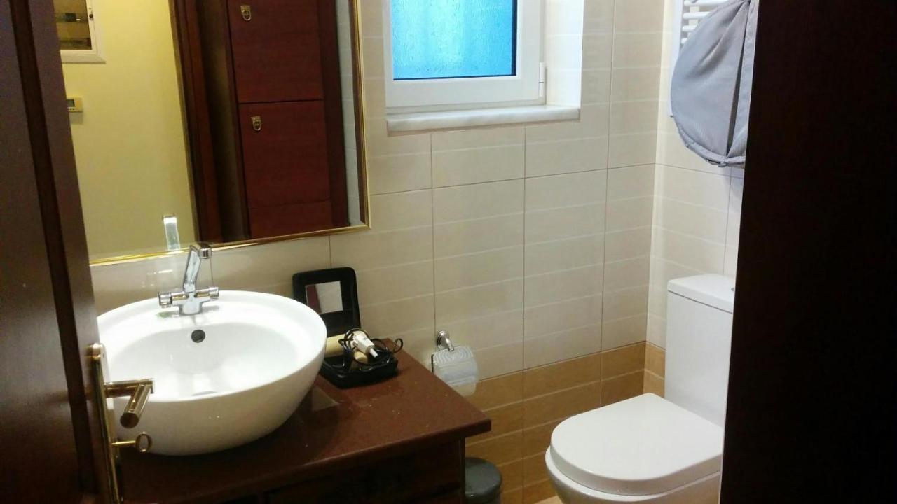 Vári Lovely 2-Bedroom Apartment At Greek Riviera מראה חיצוני תמונה
